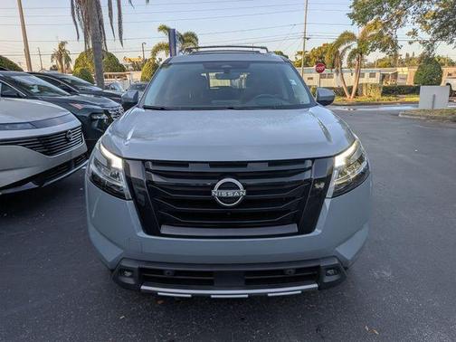 Boulder Gray Pearl 2023 Nissan Pathfinder Platinum