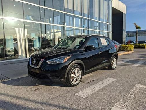 2019 Nissan Kicks S