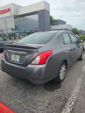 Gun Metallic 2018 Nissan Versa 1.6 SV
