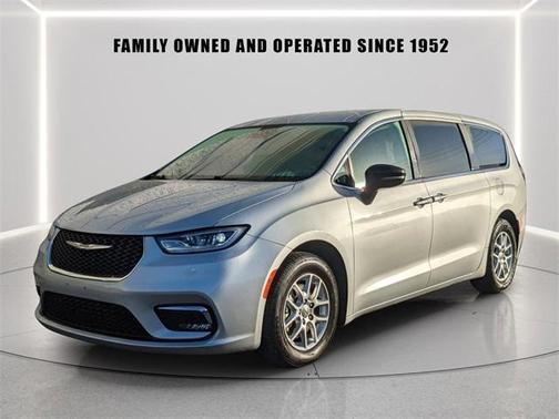 2024 Chrysler Pacifica Touring-L