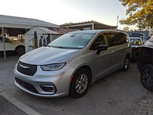 2024 Chrysler Pacifica Touring-L