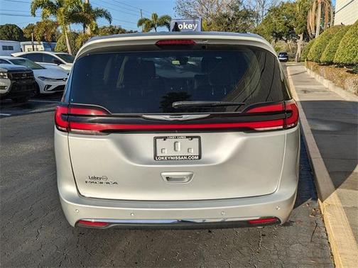 2024 Chrysler Pacifica Touring-L
