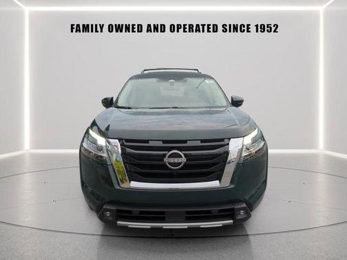 Obsidian Green 2022 Nissan Pathfinder SL