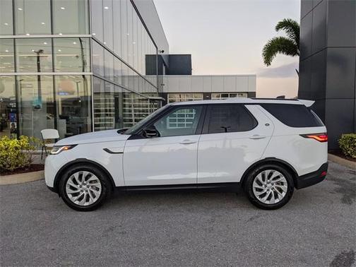 2024 Land Rover Discovery P300 S