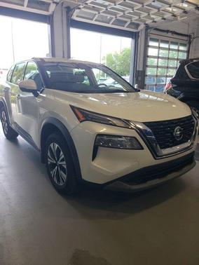 White 2021 Nissan Rogue SV