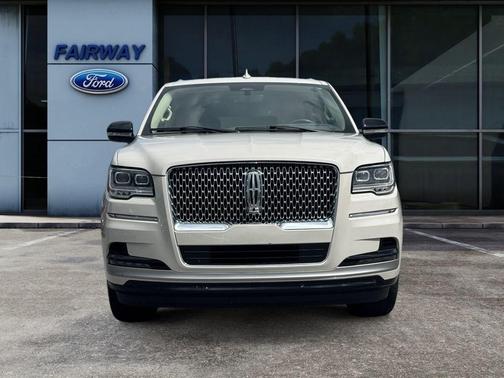 2022 Lincoln Navigator L Reserve