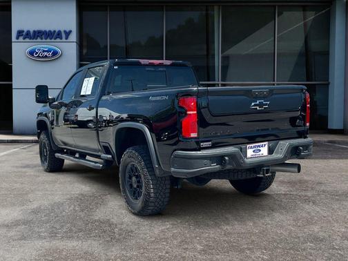 Black 2024 Chevrolet Silverado 2500 ZR2