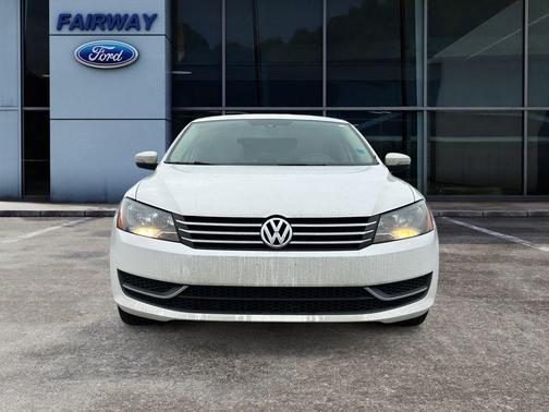 2015 Volkswagen Passat 1.8T Auto Wolfsburg Ed