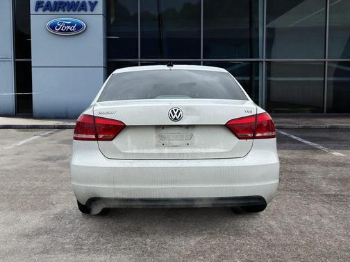 2015 Volkswagen Passat 1.8T Auto Wolfsburg Ed