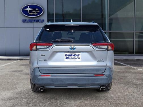 Silver Sky Metallic 2022 Toyota RAV4 Hybrid XLE