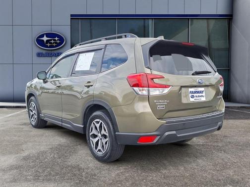 2022 Subaru Forester Premium