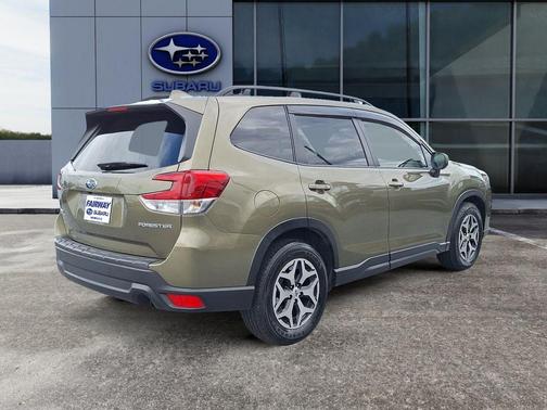 2022 Subaru Forester Premium