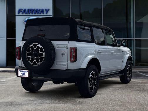 2023 Ford Bronco Outer Banks
