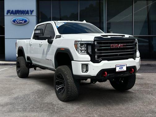 Summit White 2022 GMC Sierra 2500 AT4