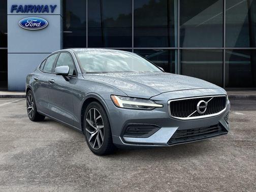 2020 Volvo S60 T5 Momentum