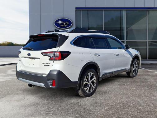 2022 Subaru Outback Touring