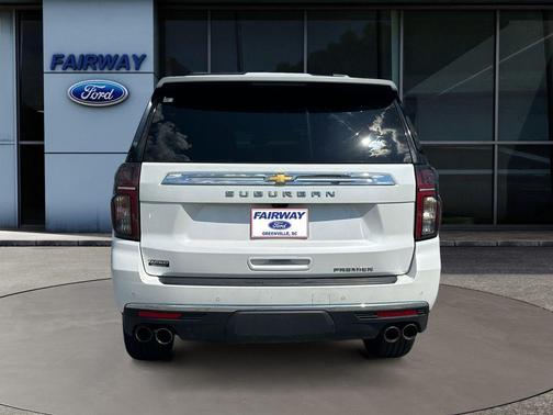 Iridescent Pearl Tricoat 2023 Chevrolet Suburban Premier