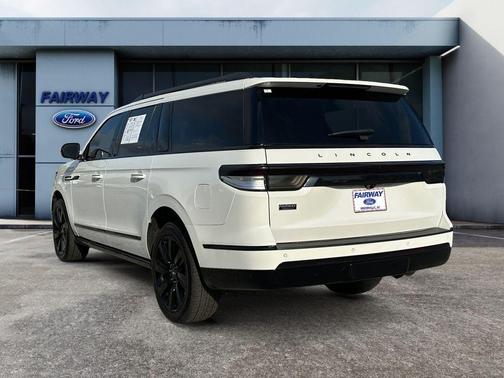 2023 Lincoln Navigator L Reserve