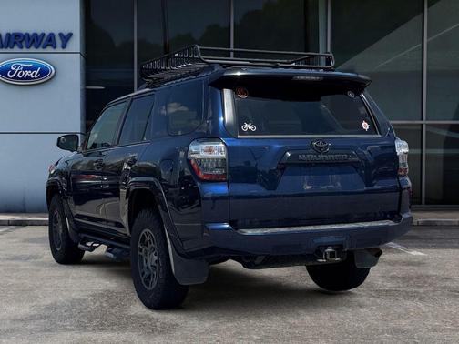 2020 Toyota 4Runner Venture