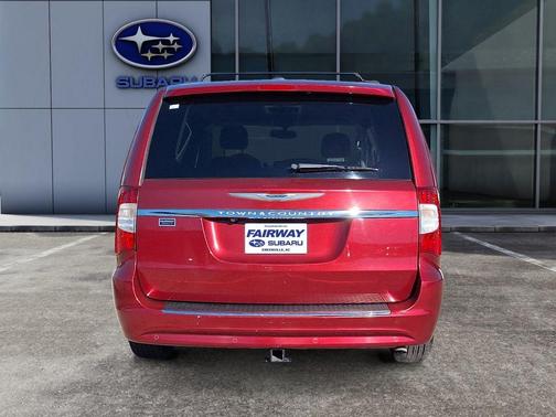 2016 Chrysler Town & Country Touring