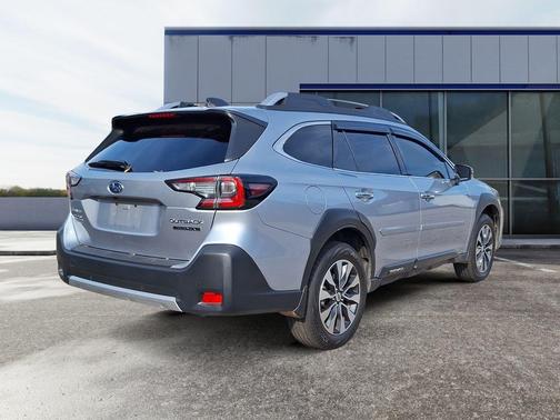 2025 Subaru Outback Touring XT