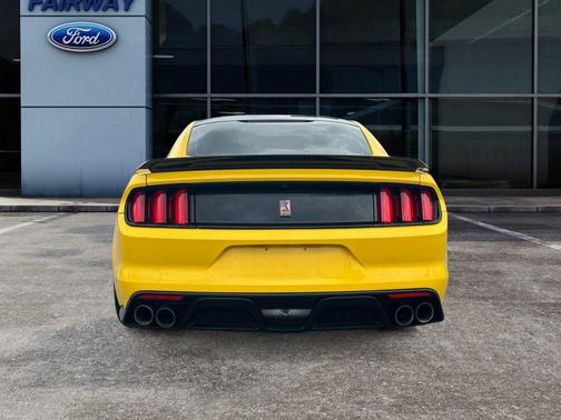 2016 Ford Shelby GT350 Base