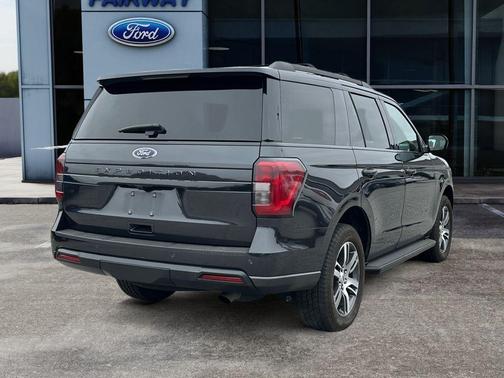 2022 Ford Expedition XLT