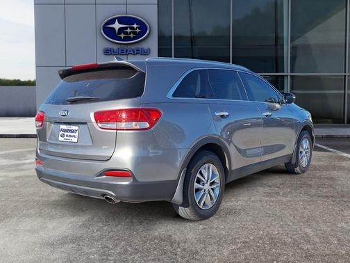 2016 Kia Sorento LX