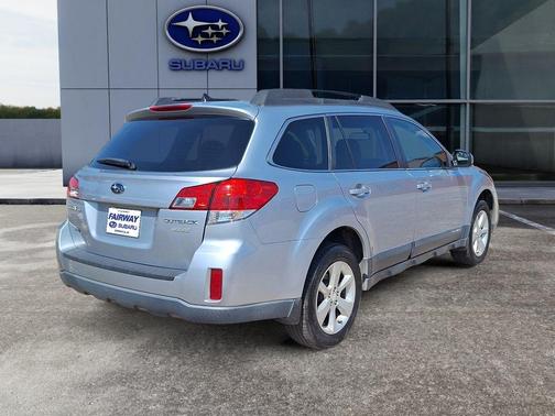 Ice Silver Metallic 2014 Subaru Outback 2.5i Premium