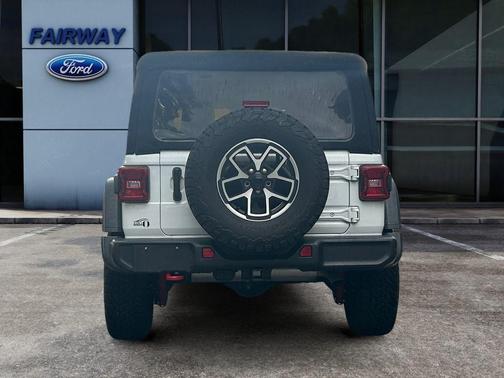 Bright White Clearcoat 2024 Jeep Wrangler Rubicon
