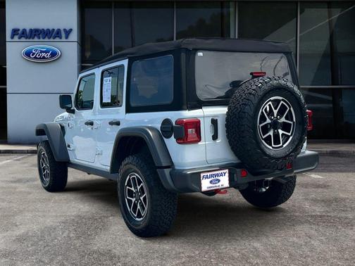 Bright White Clearcoat 2024 Jeep Wrangler Rubicon