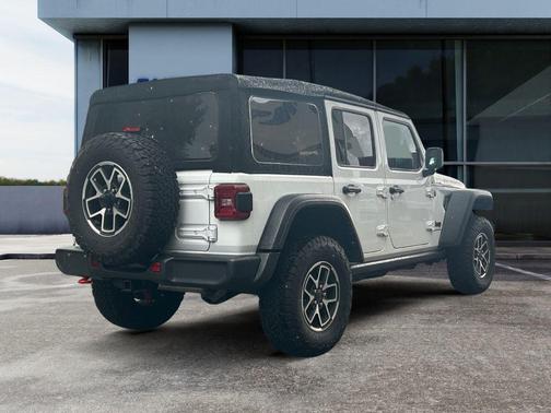 Bright White Clearcoat 2024 Jeep Wrangler Rubicon