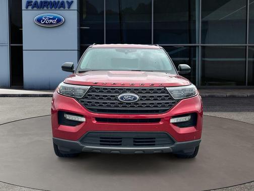 Rapid Red Metallic Tinted Clearcoat 2022 Ford Explorer XLT