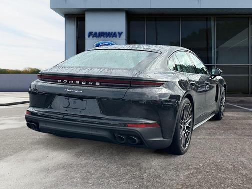 Jet Black Metallic 2024 Porsche Panamera 4
