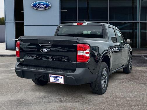 Shadow Black 2025 Ford Maverick XLT