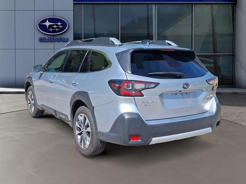 Ice Silver Metallic 2024 Subaru Outback Touring