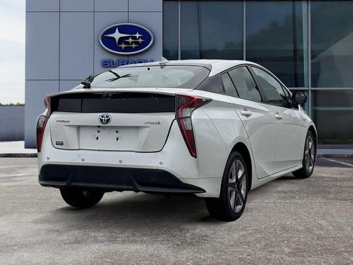 2016 Toyota Prius Four Touring