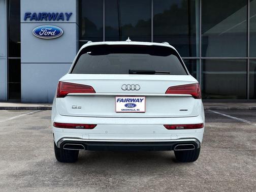 Arkona White 2024 Audi Q5 45 S line quattro Premium