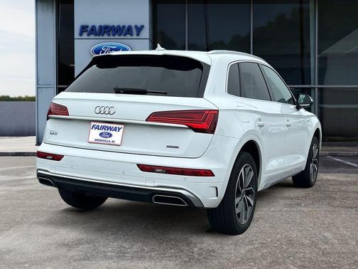 Arkona White 2024 Audi Q5 45 S line quattro Premium