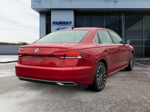 2022 Volkswagen Passat 2.0T Limited Edition