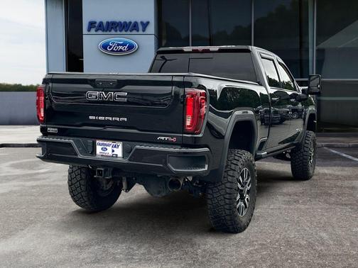 Onyx Black 2022 GMC Sierra 2500 AT4