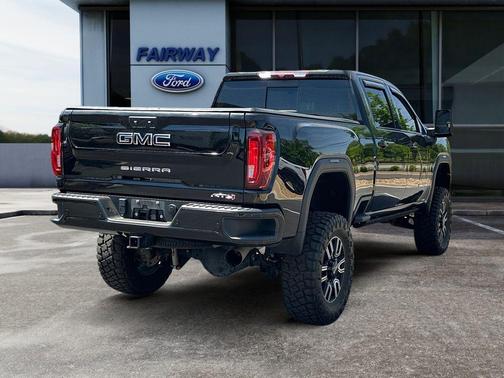 Onyx Black 2022 GMC Sierra 2500 AT4