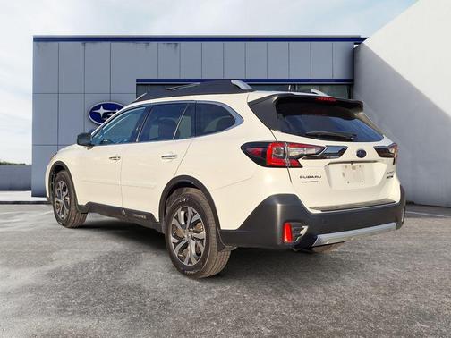2022 Subaru Outback Touring XT