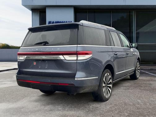 2022 Lincoln Navigator L Reserve