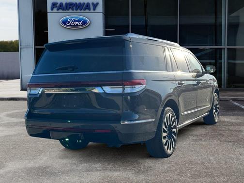 2023 Lincoln Navigator L Black Label