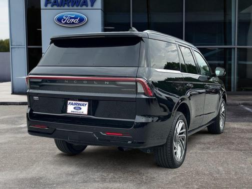 Infinite Black Metallic 2025 Lincoln Navigator Reserve