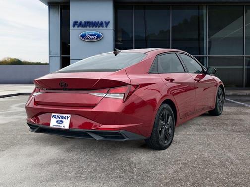 2021 Hyundai ELANTRA SEL