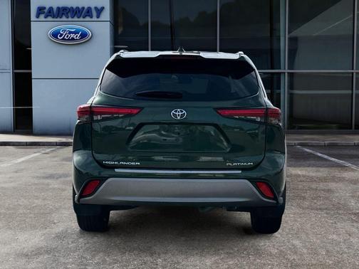 2023 Toyota Highlander Platinum