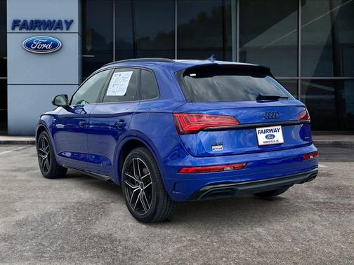 Ultra Blue Metallic 2023 Audi Q5 e 55 S line quattro Premium