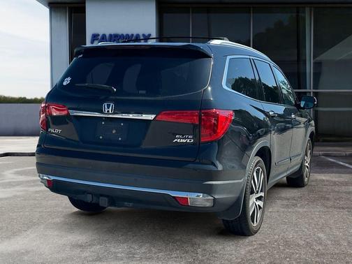 Crystal Black Pearl 2017 Honda Pilot Elite